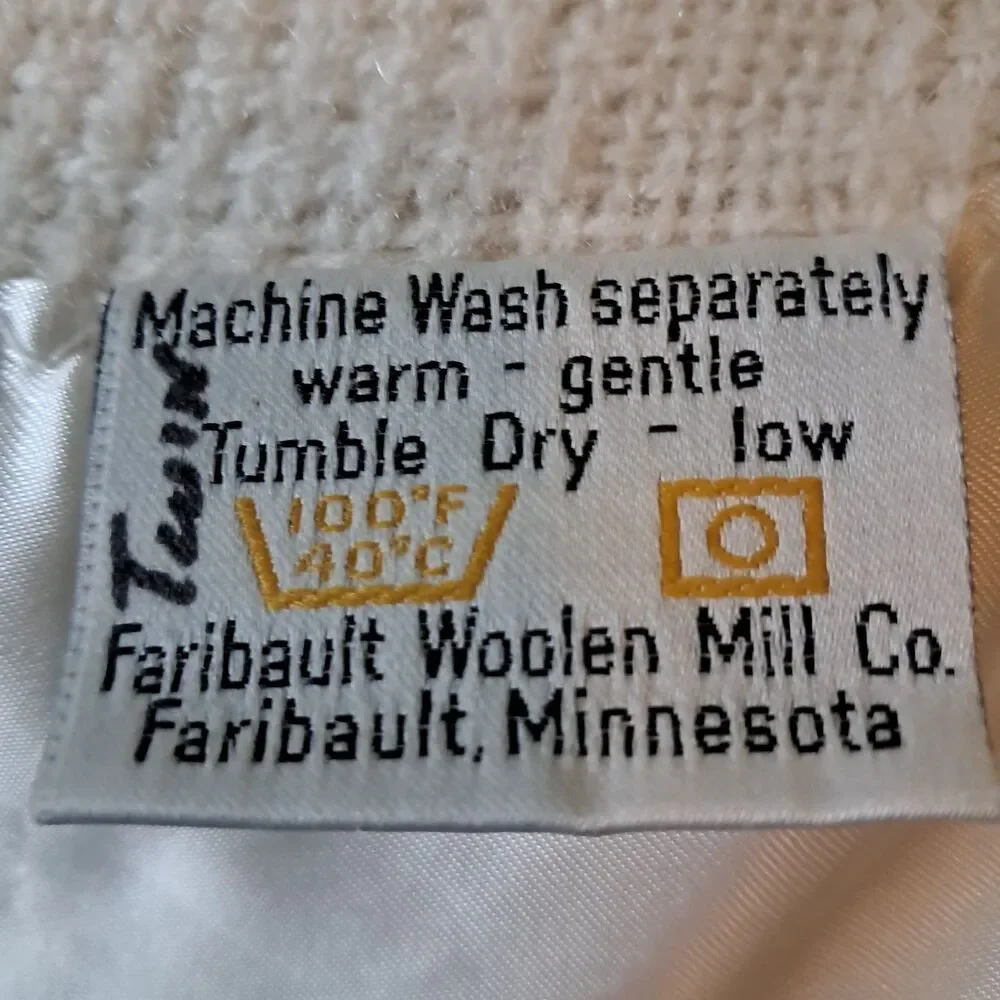 Faribo VTG Wool Blend Waffle Weave Blanket Satin Trim Cream Twin 64x85 Minnesota